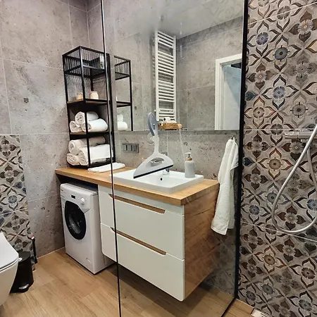 Appartamento Soleggiato&basen ,sauna ,garaż *